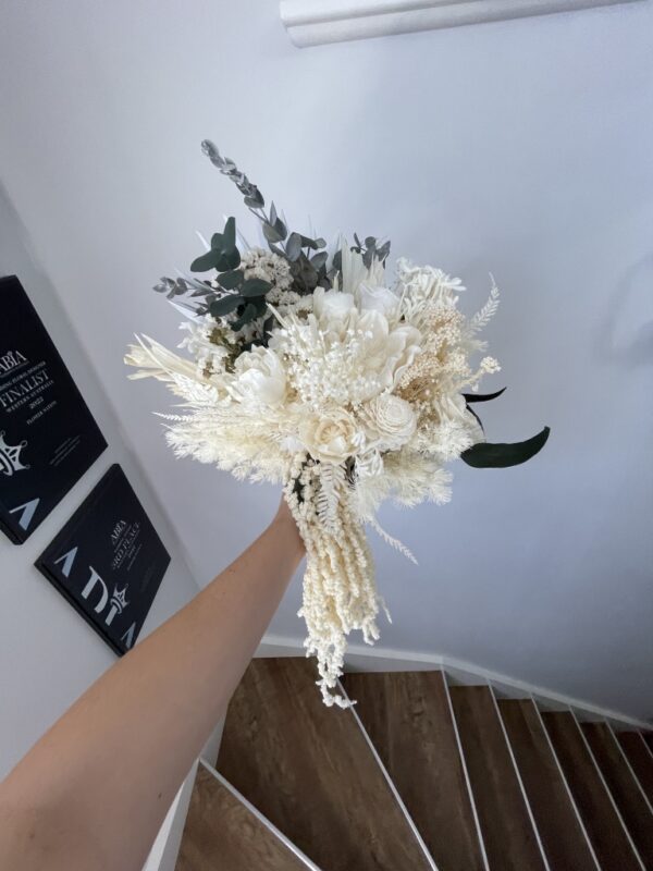 Bridal bouquet, Dried and preserved flowers,
